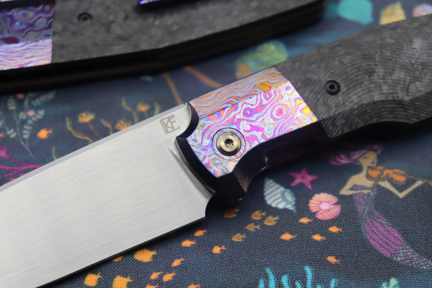 Custom Knife Factory FIF20 ZircuTi Bolster With Cool Carbon Fiber 3 Custom Knife Factory FIF20 ZircuTi Bolster With Cool Carbon Fiber - Image 3