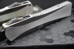 Heretic Knives Manticore X Hand Ground Vegas Forge Damascus DLC D/E & Two Tone DLC Hefted Stainless Steel Handle With Flamed Clip & CF Button -Nc Blade IMG 4502