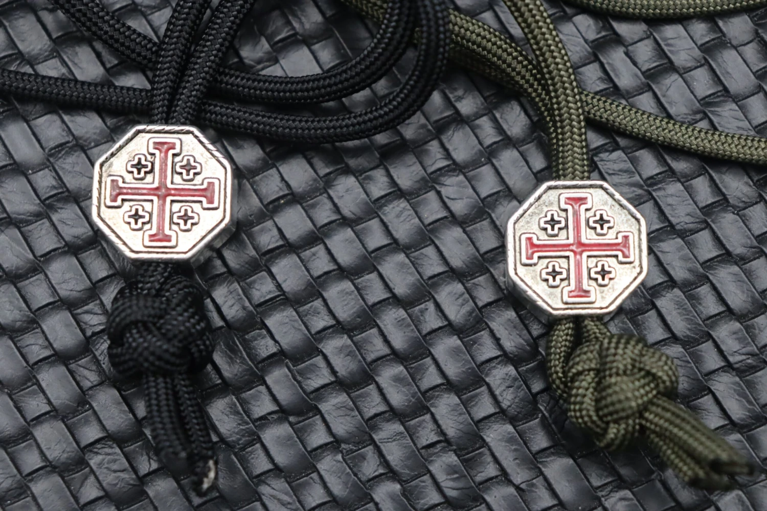 Spartan Para-Cord Lanyard With Crusader Cross Bead 2 Spartan Para-Cord Lanyard With Crusader Cross Bead - Image 2