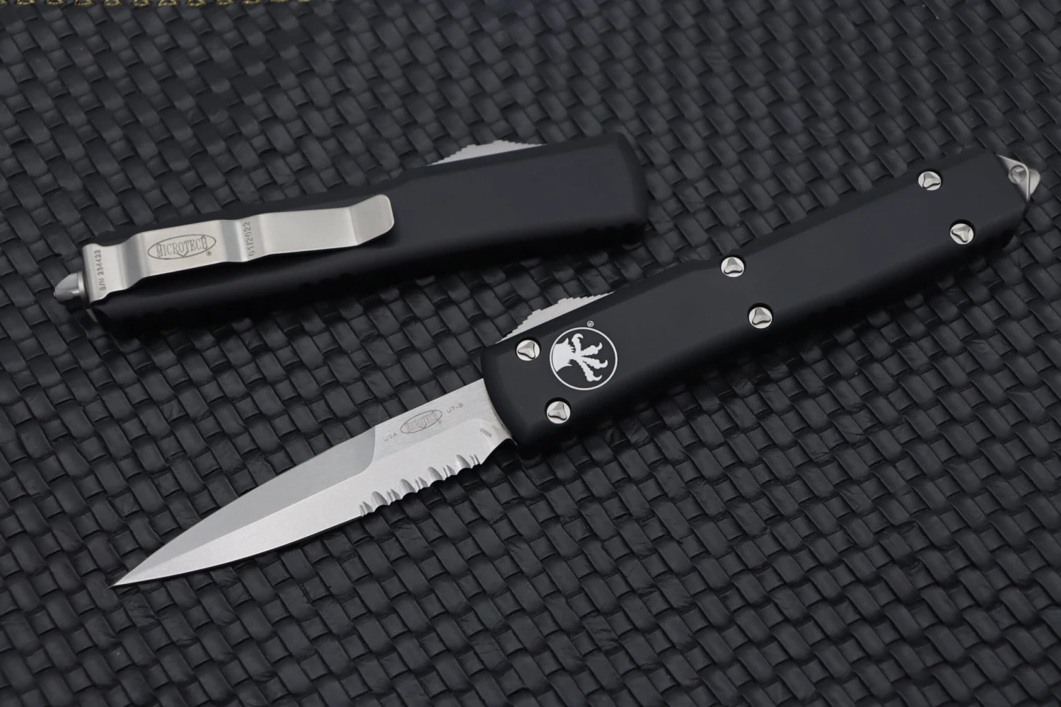 Microtech Ultratech Black & Bayonet Grind Stonewash Partial Serrated 120-11 1 Microtech Ultratech Black & Bayonet Grind Stonewash Partial Serrated 120-11
