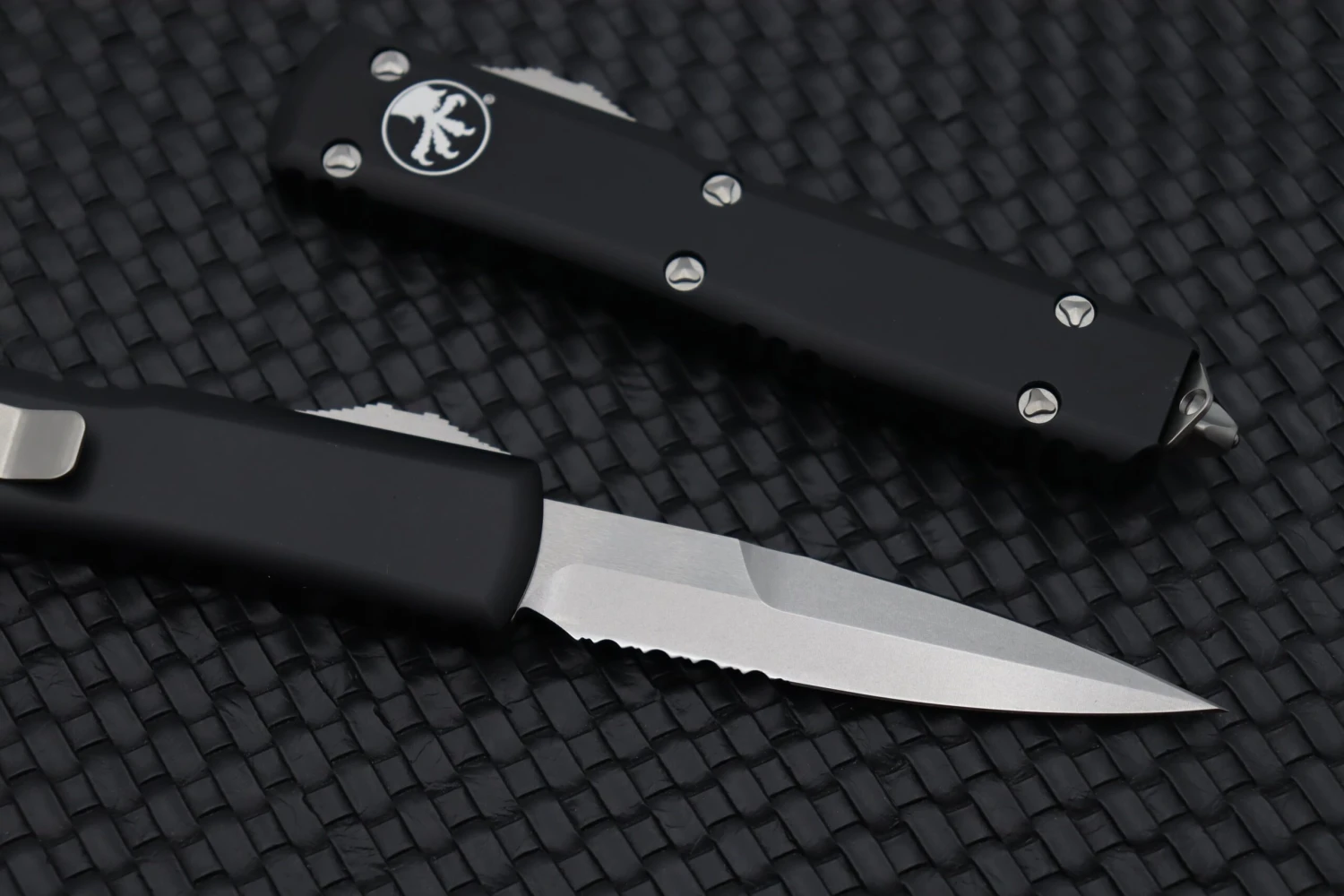 Microtech Ultratech Black & Bayonet Grind Stonewash Partial Serrated 120-11 4 Microtech Ultratech Black & Bayonet Grind Stonewash Partial Serrated 120-11 - Image 4