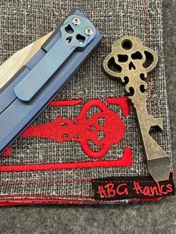 Chaves Scapegoat Exclusive Blue Stonewash Titanium & Belt Grind M390 -Nc Blade image 039feb35 d501 413b ab6f 5e06cd5dadd9