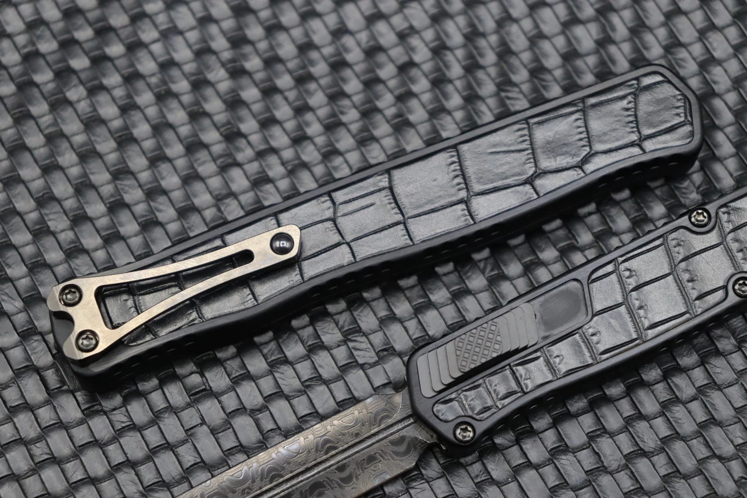 Heretic Knives Cleric II 2 Vegas Forge Reptilian DLC Damascus & Crocodile Inlays 5 Heretic Knives Cleric II 2 Vegas Forge Reptilian DLC Damascus & Crocodile Inlays - Image 5