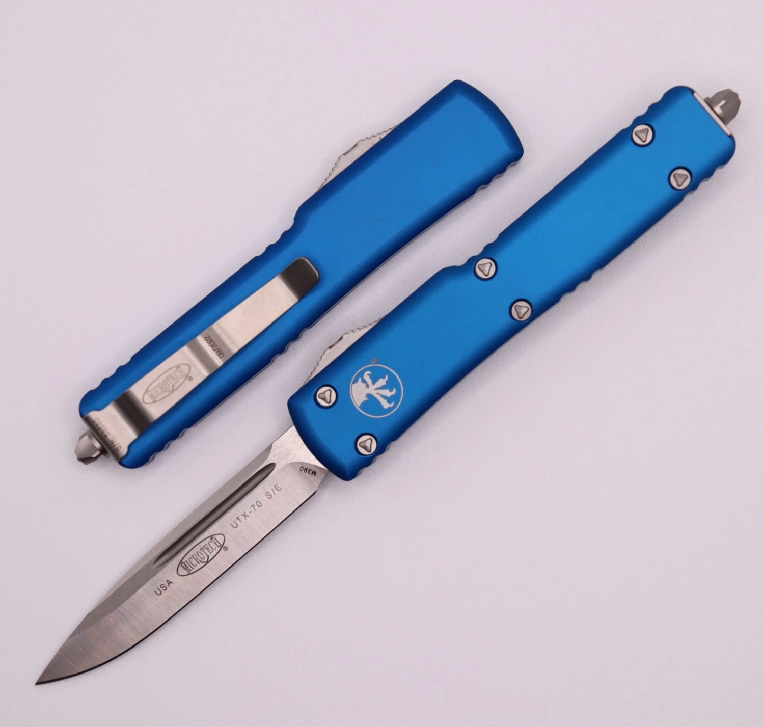 Microtech UTX-70 Single Edge Satin Standard & Blue 148-4BL 1 Microtech UTX-70 Single Edge Satin Standard & Blue 148-4BL