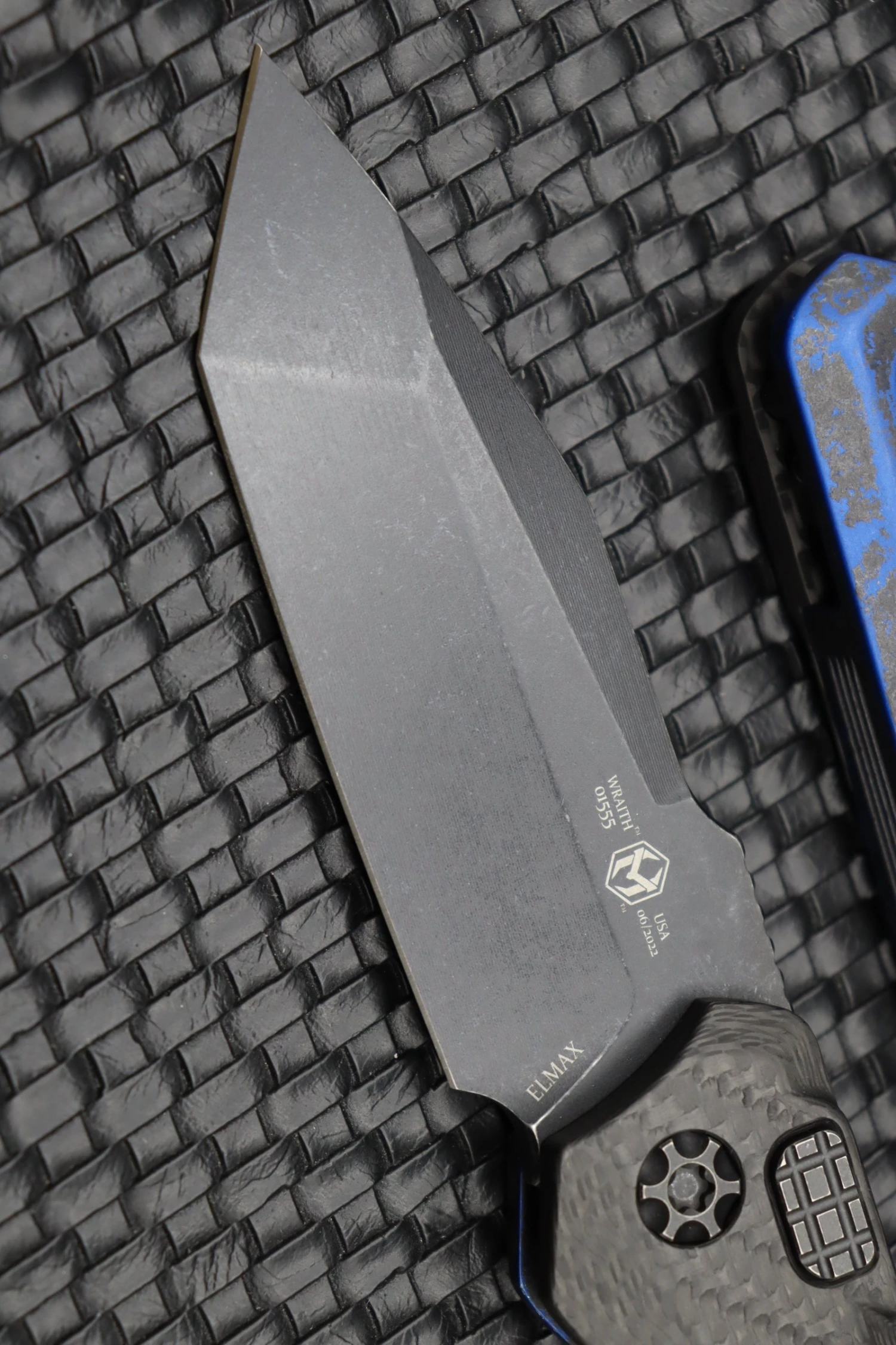 Heretic Knives Wraith Auto Battleworn Black Tanto W/ Carbon Fiber Bolster & Breakthrough Blue Handle DLC H100-8A-BRKBLU 2 Heretic Knives Wraith Auto Battleworn Black Tanto W/ Carbon Fiber Bolster & Breakthrough Blue Handle DLC H100-8A-BRKBLU - Image 2