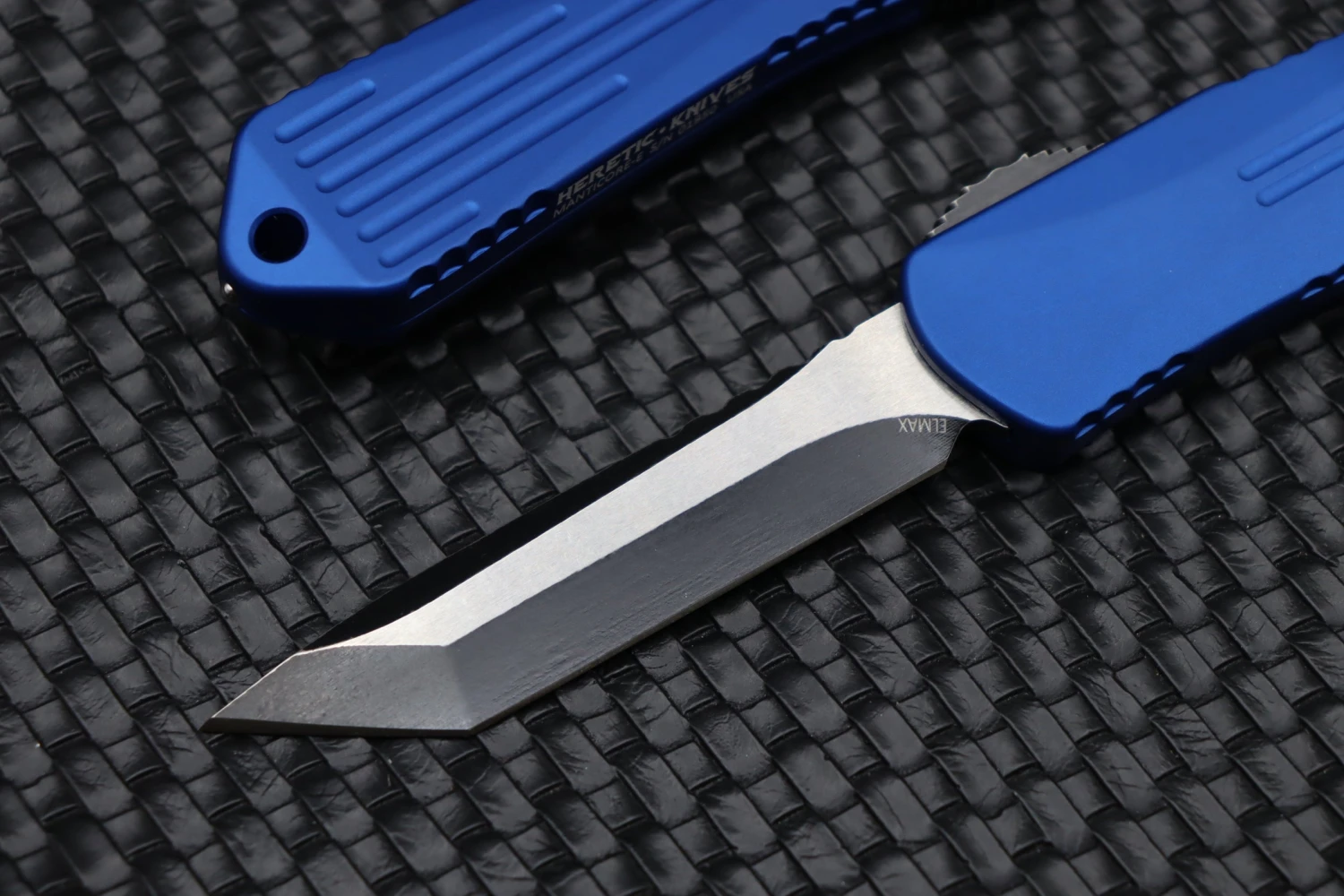 Heretic Knives Manticore E Tanto Battleworn Black & Blue H027-8A-BLU 2 Heretic Knives Manticore E Tanto Battleworn Black & Blue H027-8A-BLU - Image 2