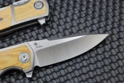 Reate Knives Mini Crossroads W/ White Micarta Inlays & M390 -Nc Blade image 489a864c 7f9f 408a 8eec c8275cdd8215
