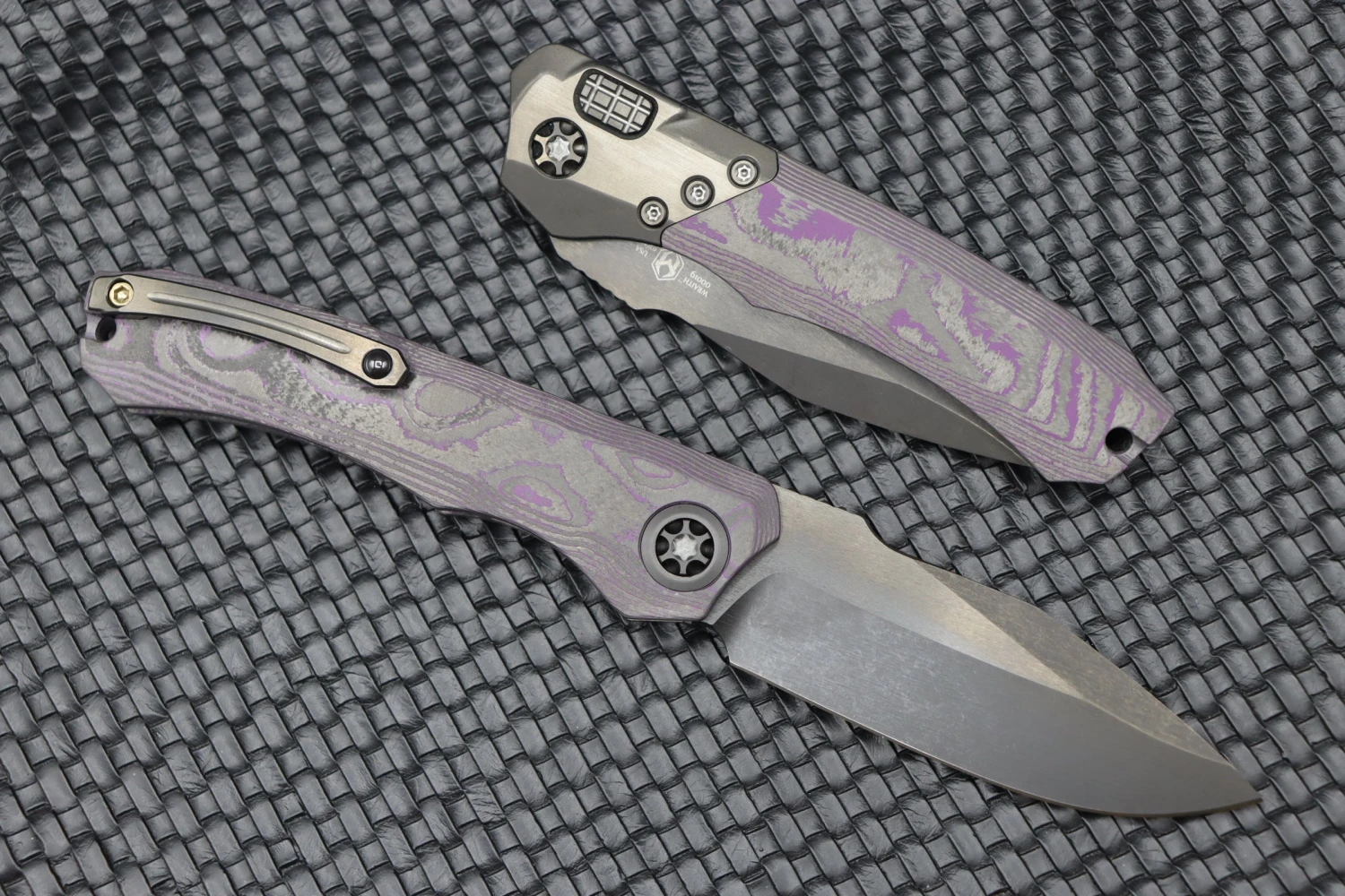 Heretic Knives Wraith Auto W/ Purple Camo Carbon Fiber & DLC H000-6A-PUCF 4 Heretic Knives Wraith Auto W/ Purple Camo Carbon Fiber & DLC H000-6A-PUCF - Image 4