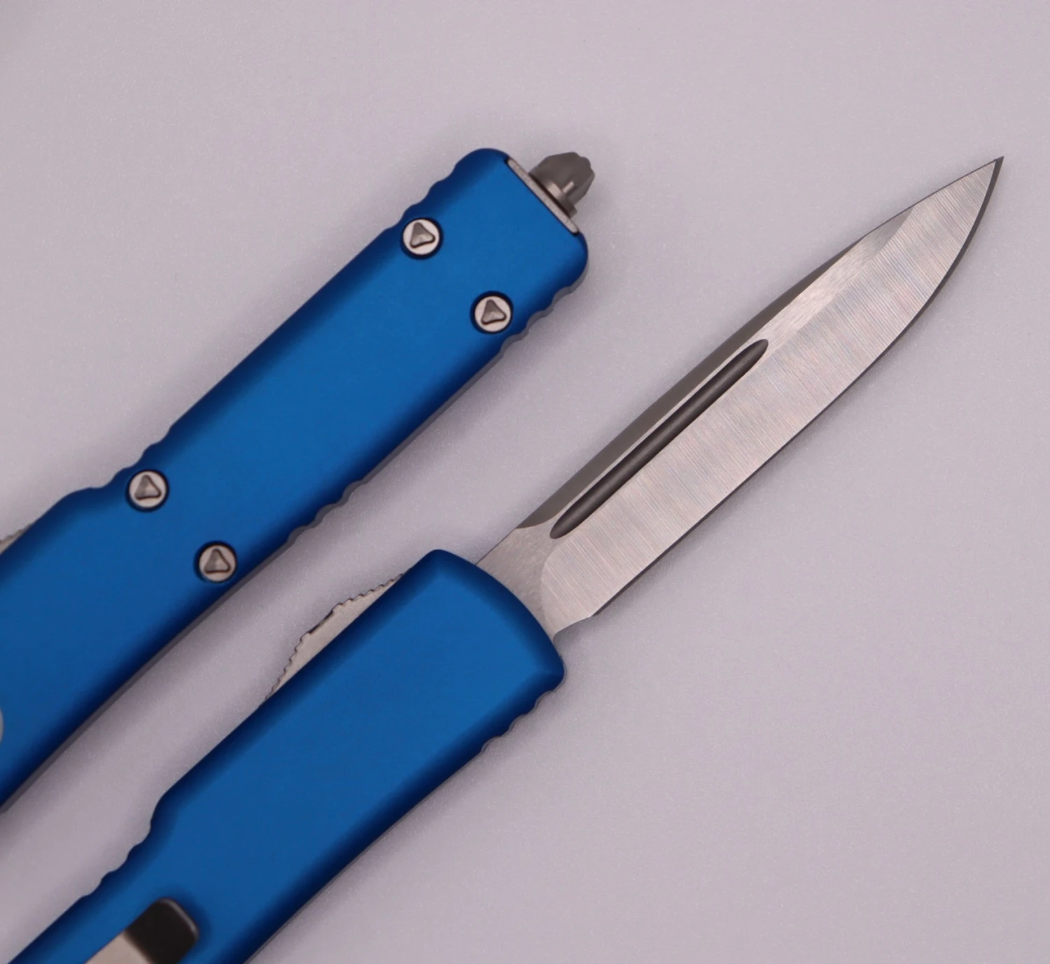 Microtech UTX-70 Single Edge Satin Standard & Blue 148-4BL 4 Microtech UTX-70 Single Edge Satin Standard & Blue 148-4BL - Image 4