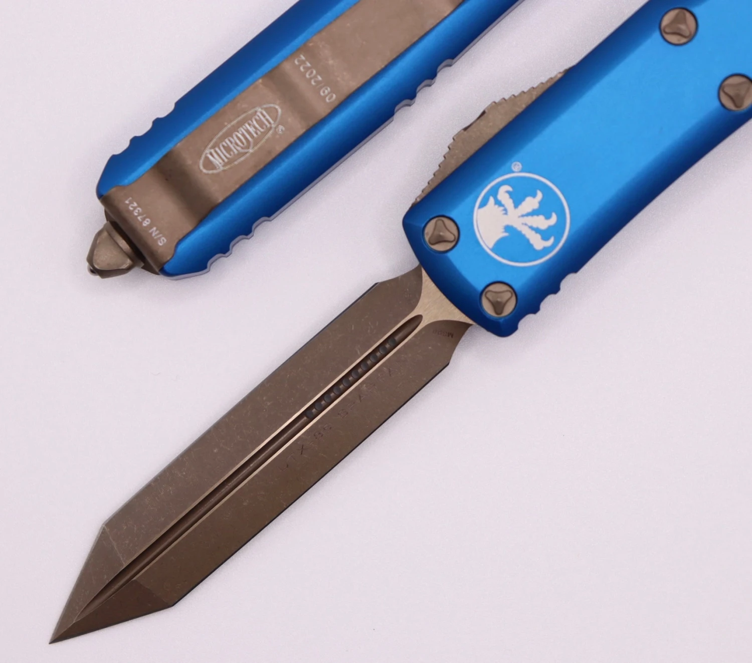 Microtech UTX-85 Spartan Apocalyptic Bronze Standard & Blue 230-13APBL 2 Microtech UTX-85 Spartan Apocalyptic Bronze Standard & Blue 230-13APBL - Image 2