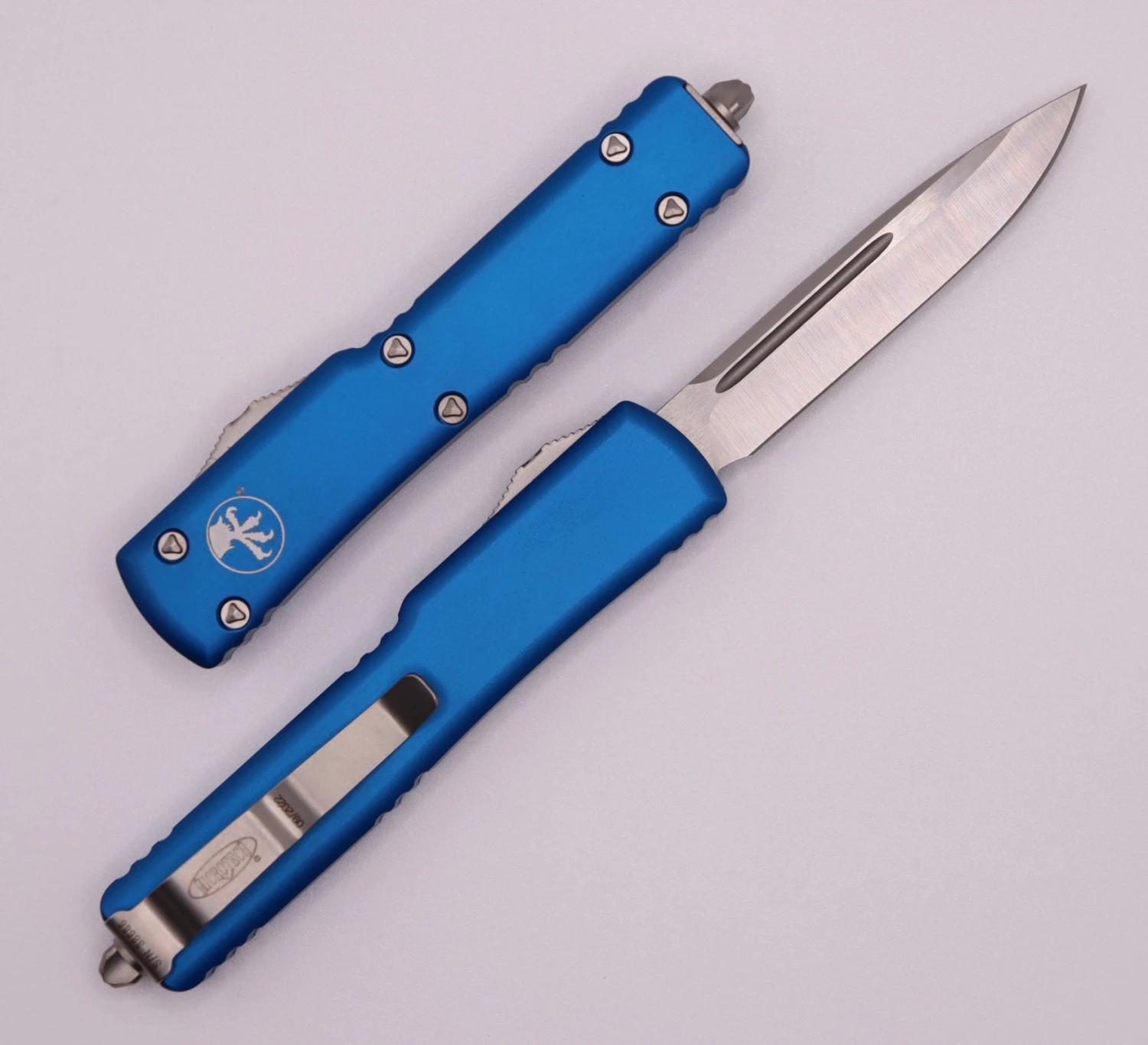 Microtech UTX-70 Single Edge Satin Standard & Blue 148-4BL 3 Microtech UTX-70 Single Edge Satin Standard & Blue 148-4BL - Image 3
