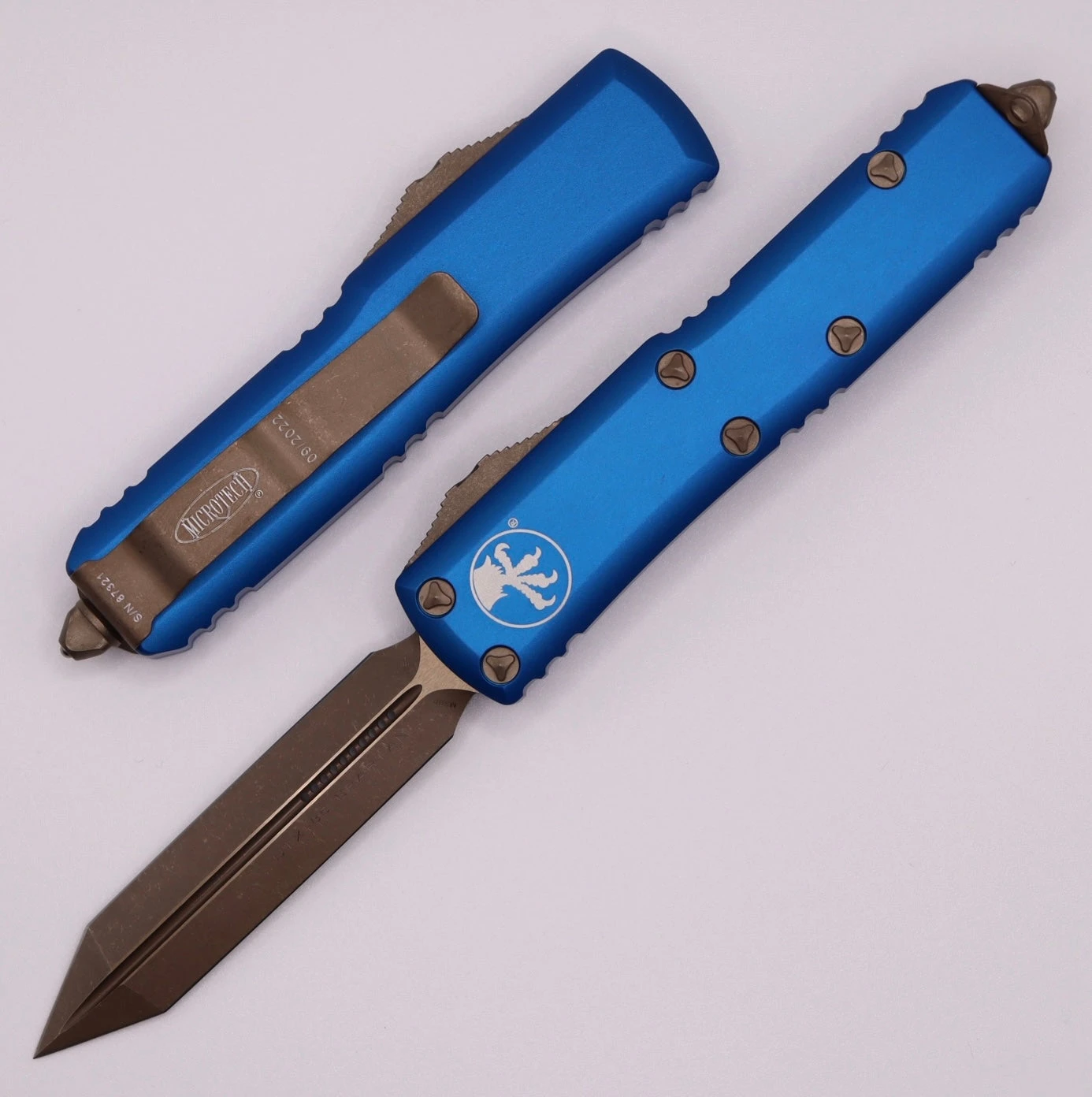 Microtech UTX-85 Spartan Apocalyptic Bronze Standard & Blue 230-13APBL 1 Microtech UTX-85 Spartan Apocalyptic Bronze Standard & Blue 230-13APBL