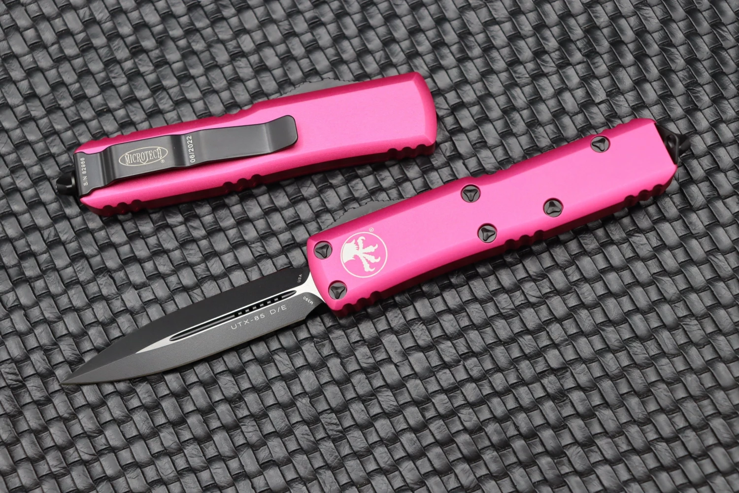 Microtech UTX-85 Double Edge Black & Pink 232-1PK 1 Microtech UTX-85 Double Edge Black & Pink 232-1PK