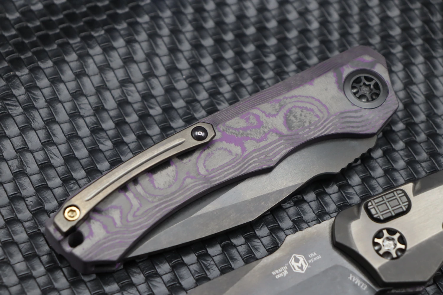 Heretic Knives Wraith Auto W/ Purple Camo Carbon Fiber & DLC H000-6A-PUCF 2 Heretic Knives Wraith Auto W/ Purple Camo Carbon Fiber & DLC H000-6A-PUCF - Image 2