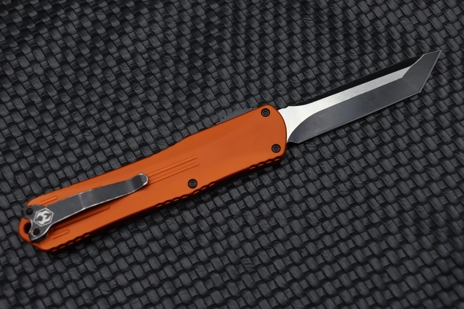 Heretic Knives Manticore X Tanto Battleworn Black & Orange H031-8A-ORG 4 Heretic Knives Manticore X Tanto Battleworn Black & Orange H031-8A-ORG - Image 4