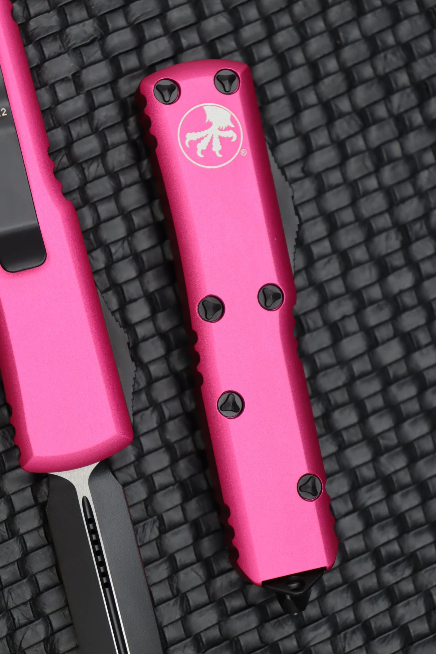 Microtech UTX-85 Double Edge Black & Pink 232-1PK 2 Microtech UTX-85 Double Edge Black & Pink 232-1PK - Image 2