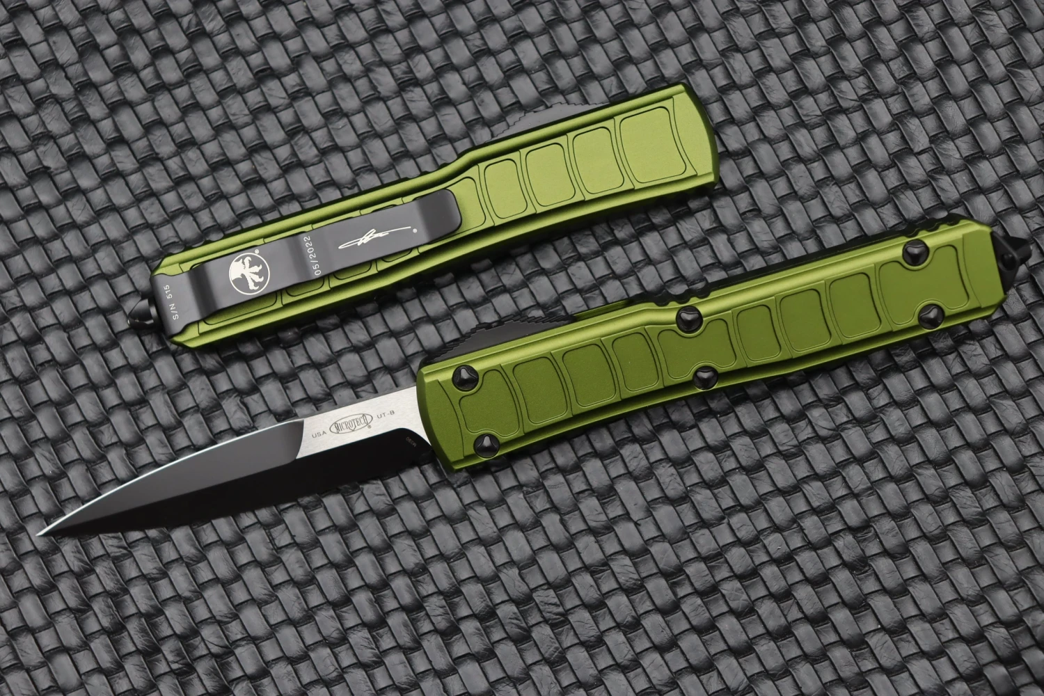 Microtech Ultratech 2 Stepside Bayonet Black & OD Green 120II-1ODS 1 Microtech Ultratech 2 Stepside Bayonet Black & OD Green 120II-1ODS