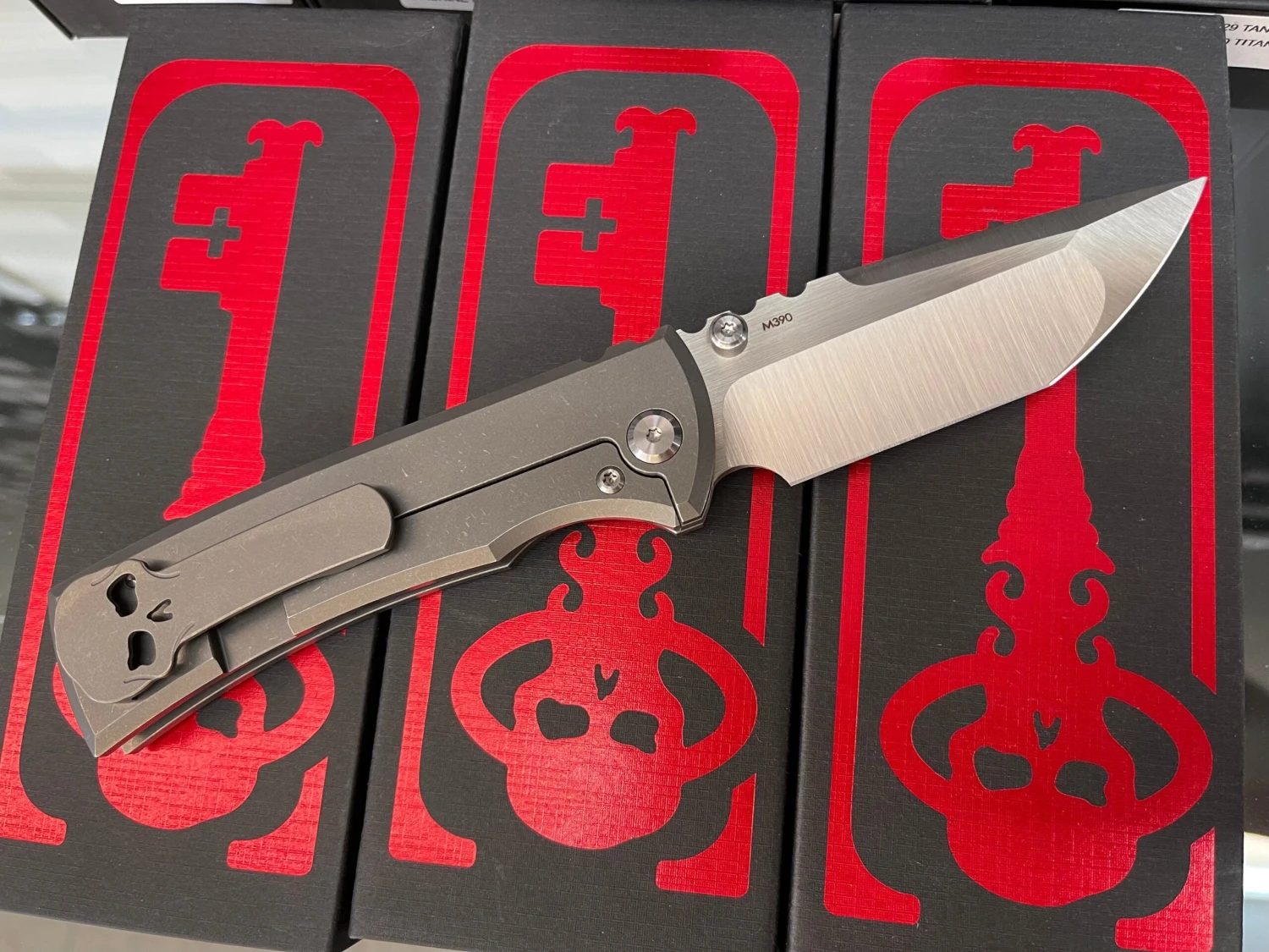 Chaves Knives 229 4th Gen Tanto Machine Satin M390 2 Chaves Knives 229 4th Gen Tanto Machine Satin M390 - Image 2