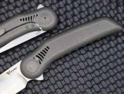 Reate Gents #9 Dark Beadblast Titanium & M390 -Nc Blade image cf28e27b 7f6b 4bc3 a375 7b3ea14490e8