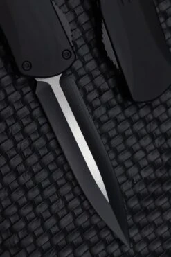 Heretic Knives Manticore X Double Edge Two Tone Black H032-10A -Nc Blade image efb5daff f23d 4e0d a2af a324d9006669